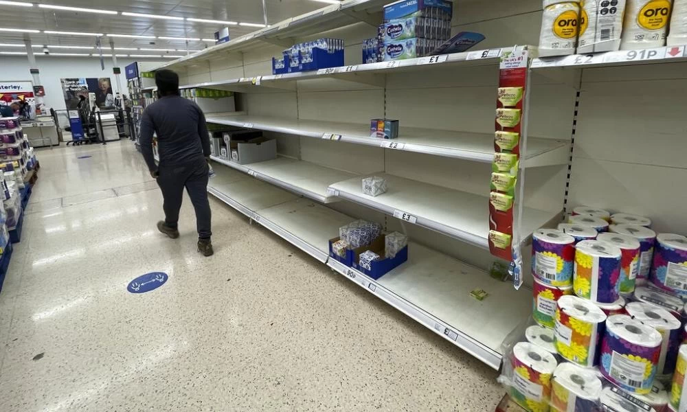 Βρετανία: Χαμός στα λιμάνια απο τα στοιβαγμένα εμπορεύματα αλλά στην αγορά τα ράφια παραμένουν άδεια